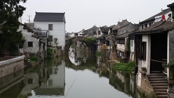 逃离木质的房屋